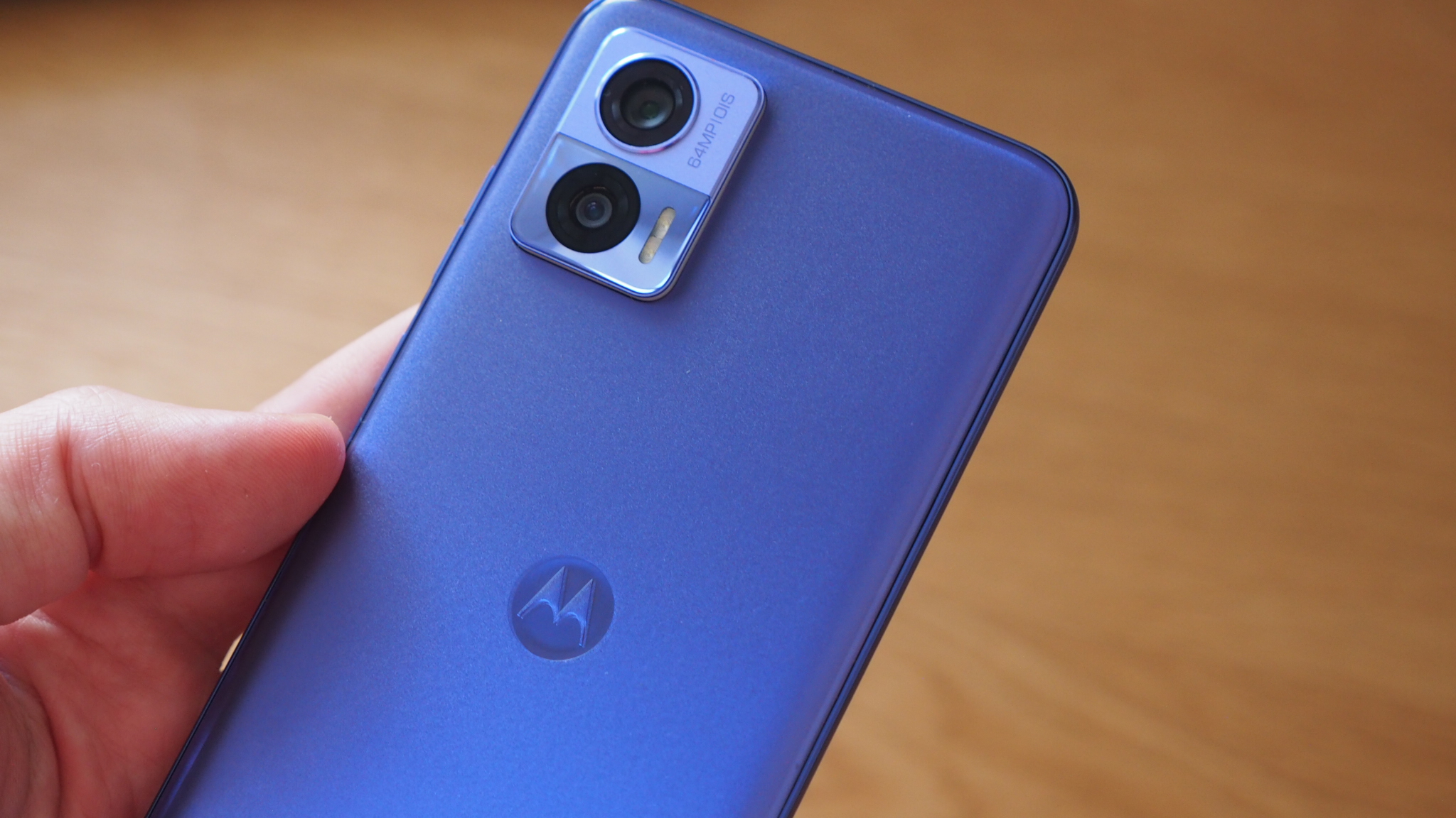 I see the Motorola Edge 30 Neo as definitely feminine - Occasion